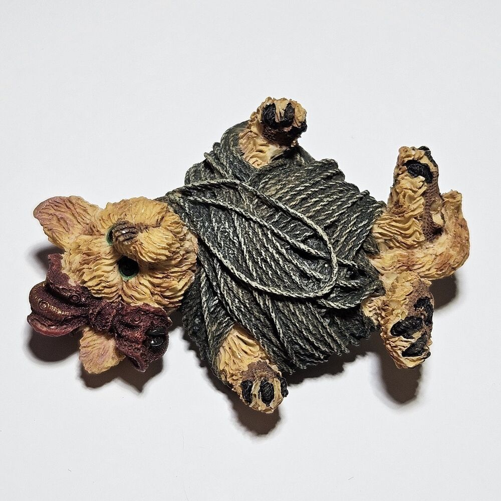 Vintage Boyd's Bears Pin Brooch Resin Teddy Yarn 1995 - Picture 8 of 9